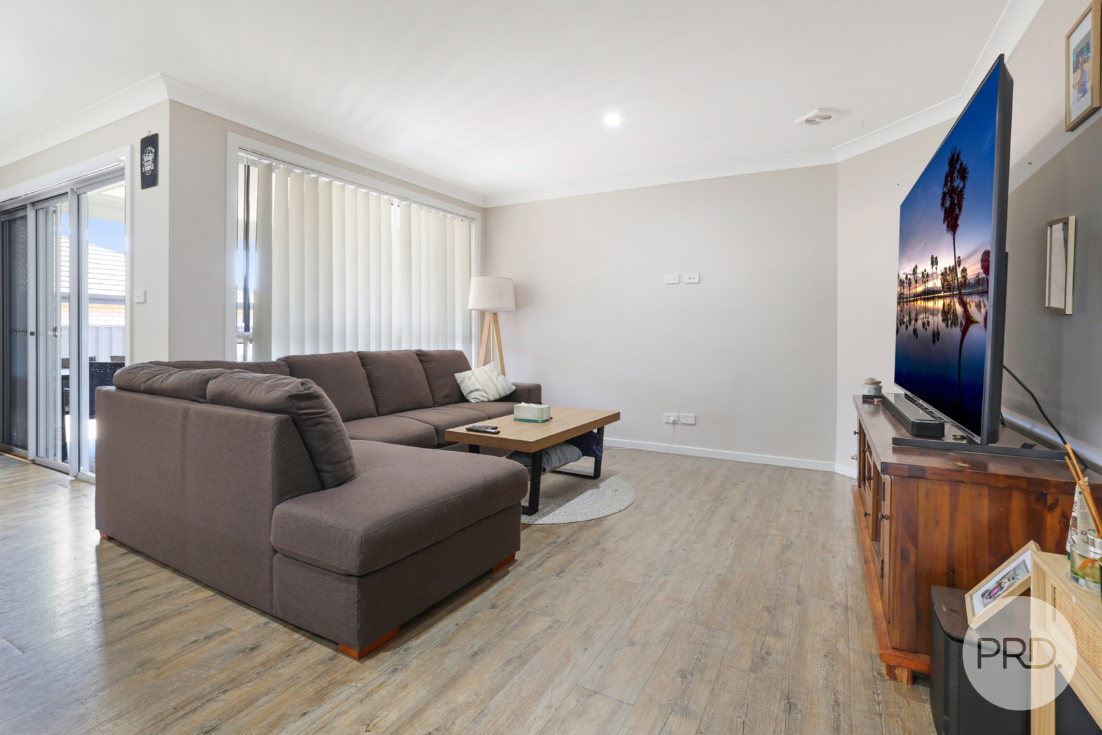 118 Verdelho Drive TAMWORTH 8