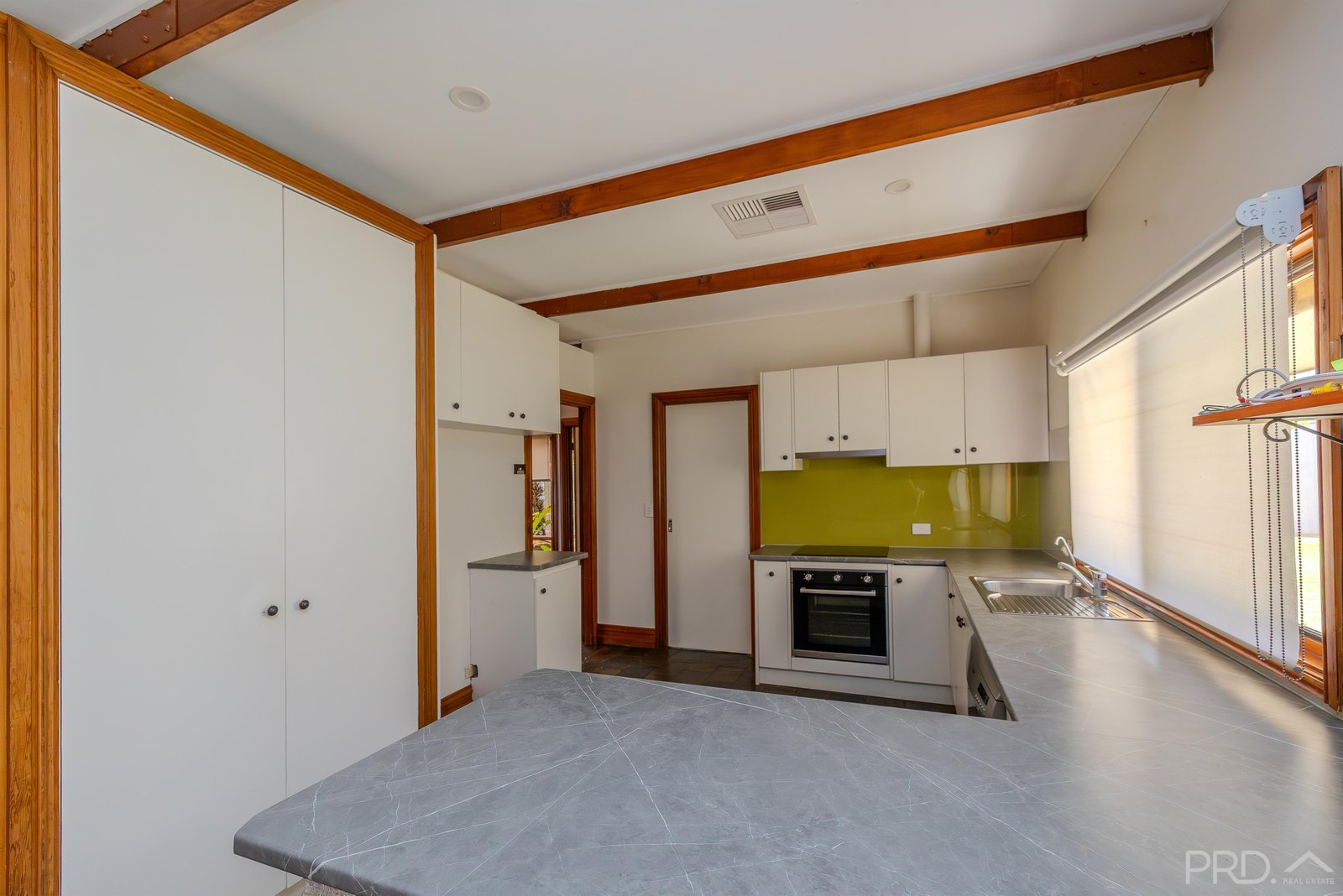 118 Wood Street GOL GOL 7