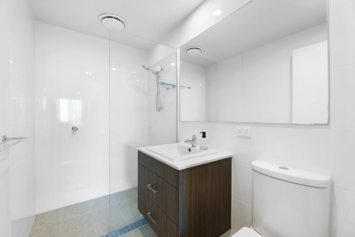 118/1930 Gold Coast Highway Miami 11