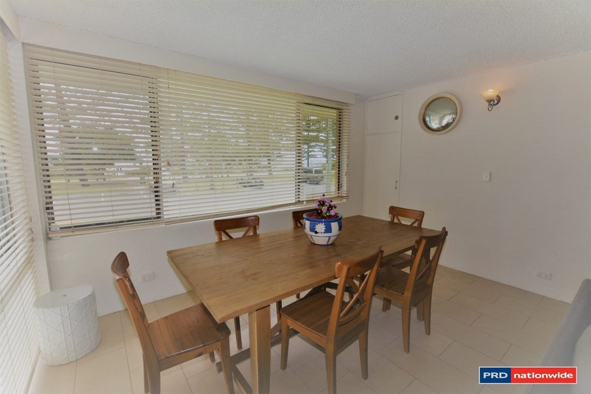 1/182 The Esplanade Burleigh Heads 2