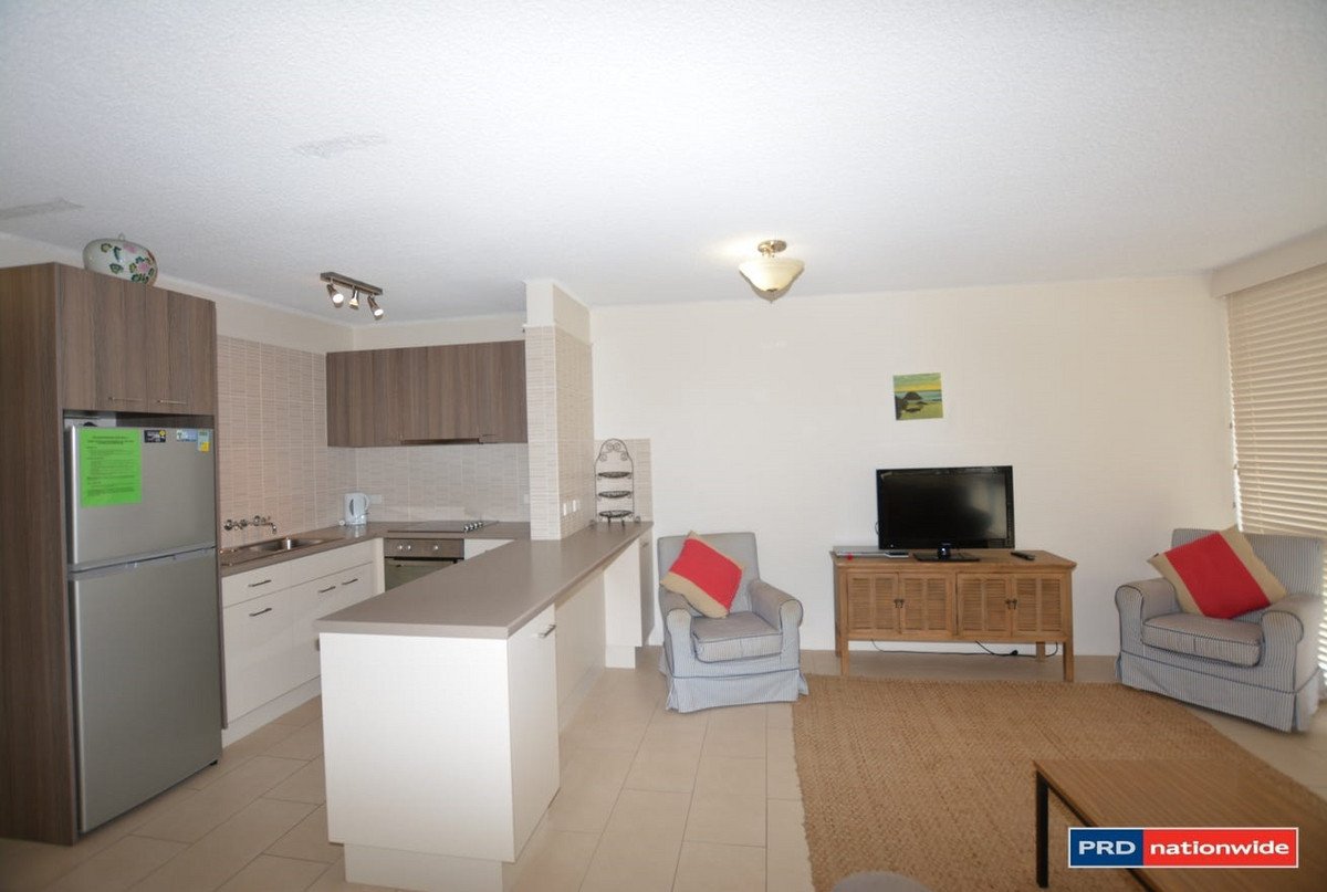1/182 The Esplanade Burleigh Heads 6