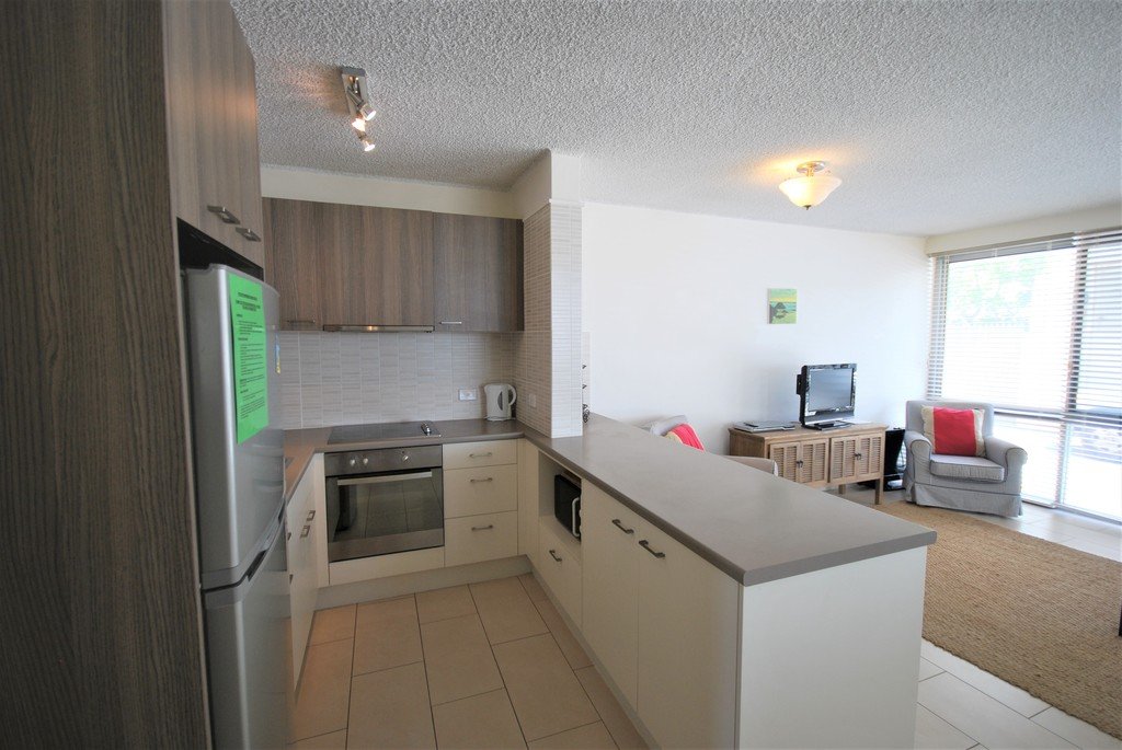 1/182 The Esplanade BURLEIGH HEADS 2