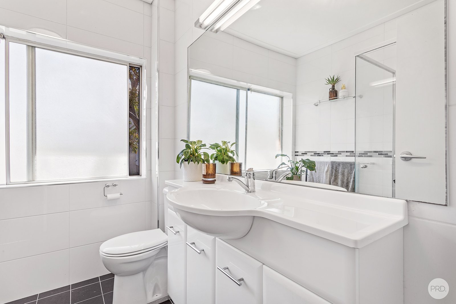 11/83-85 Ronald Avenue SHOAL BAY 10