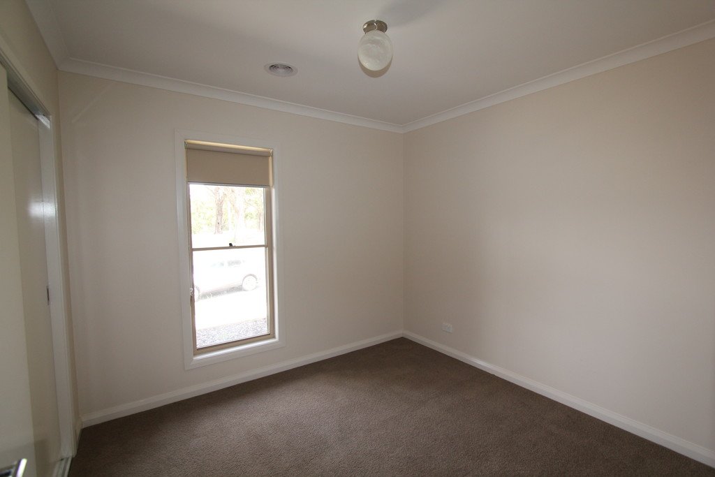 1/1834 Geelong Road MOUNT HELEN 8