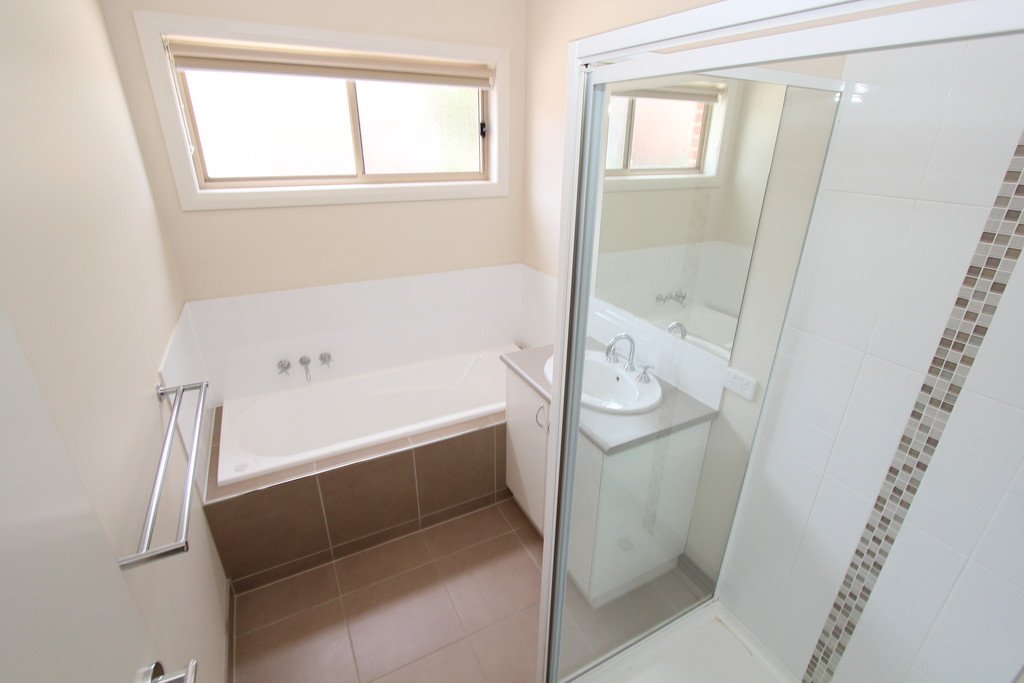 1/1834 Geelong Road MOUNT HELEN 13