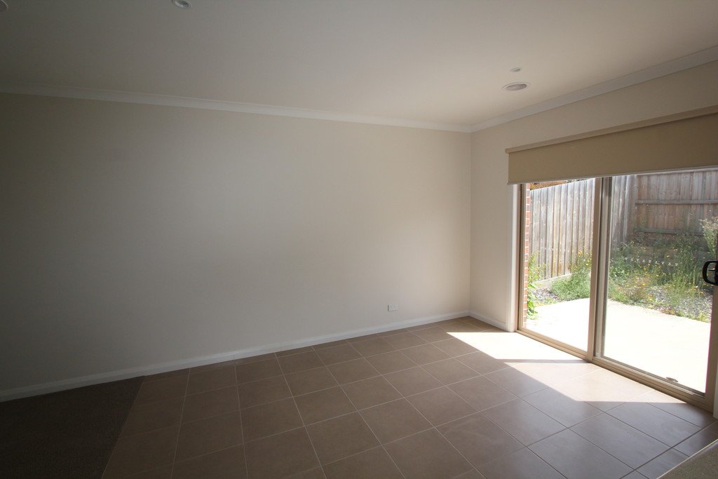 1/1834 Geelong Road MOUNT HELEN 5