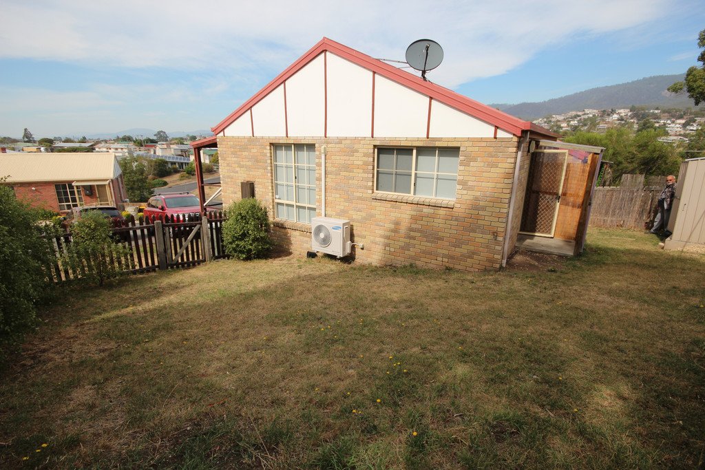 11/84 Hilton Road CLAREMONT 2