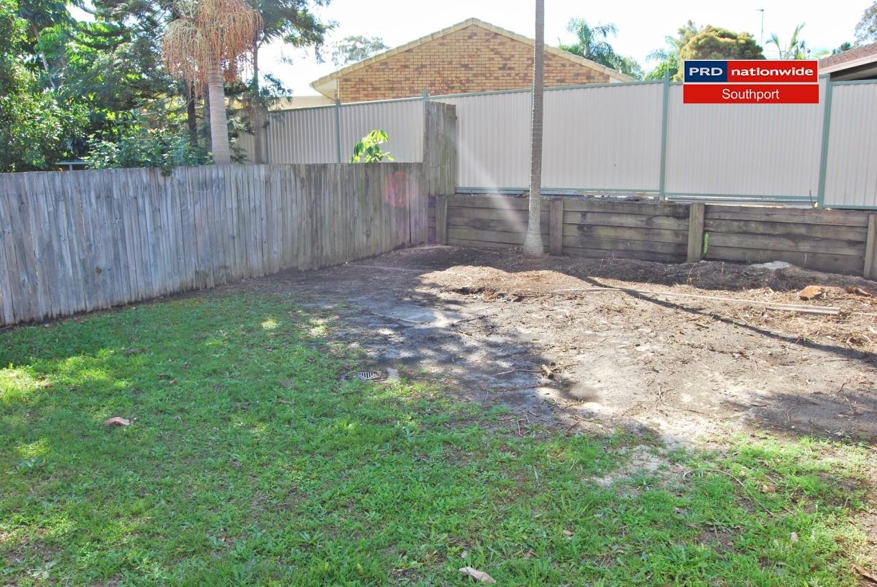 1/185 Central Street LABRADOR 8