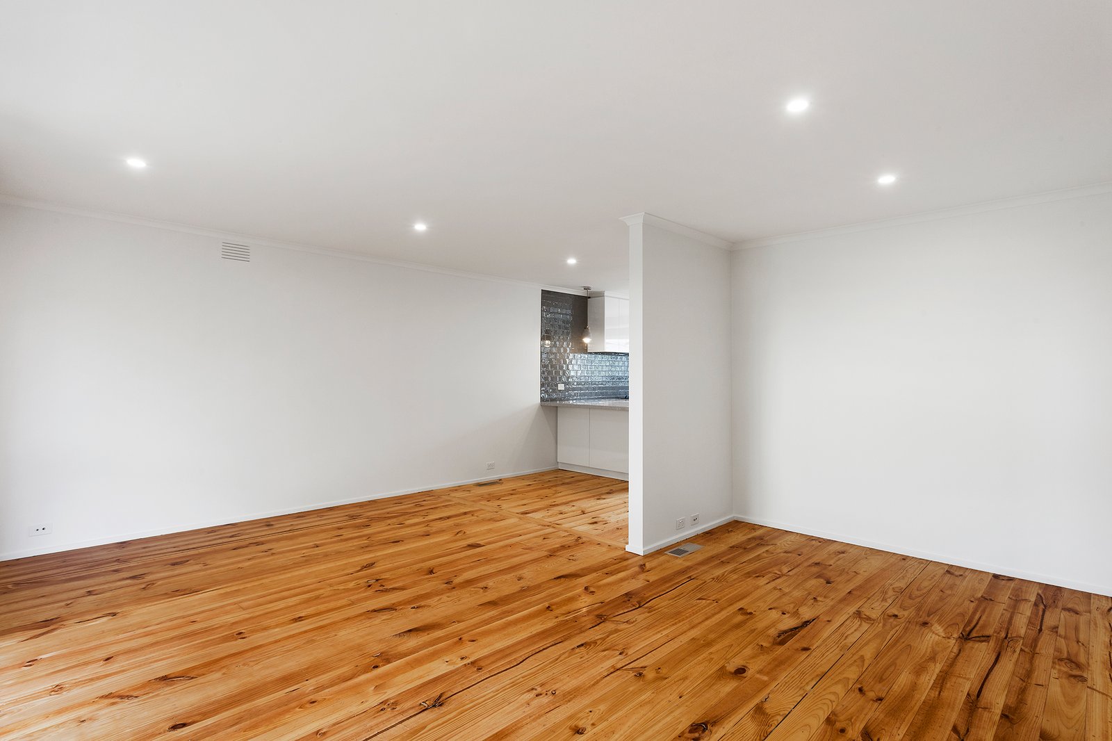 Gallery: 1/186 Neerim Road