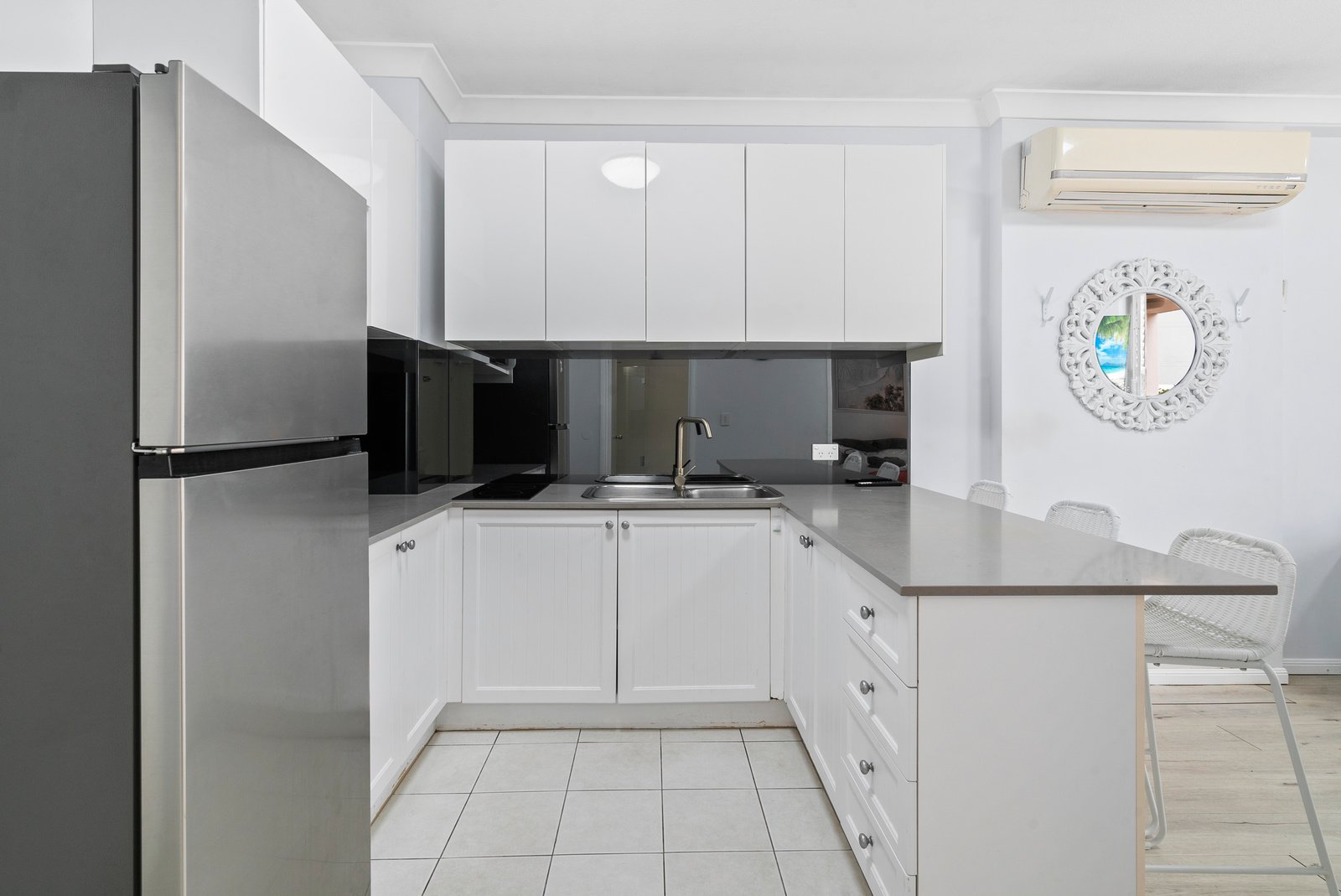 118/99 Griffith Street COOLANGATTA 5