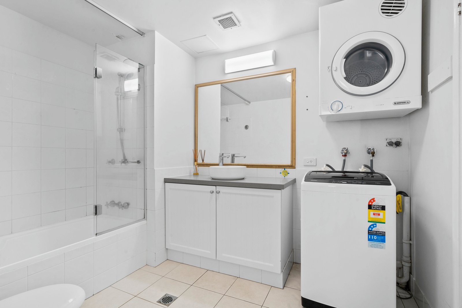 118/99 Griffith Street COOLANGATTA 8