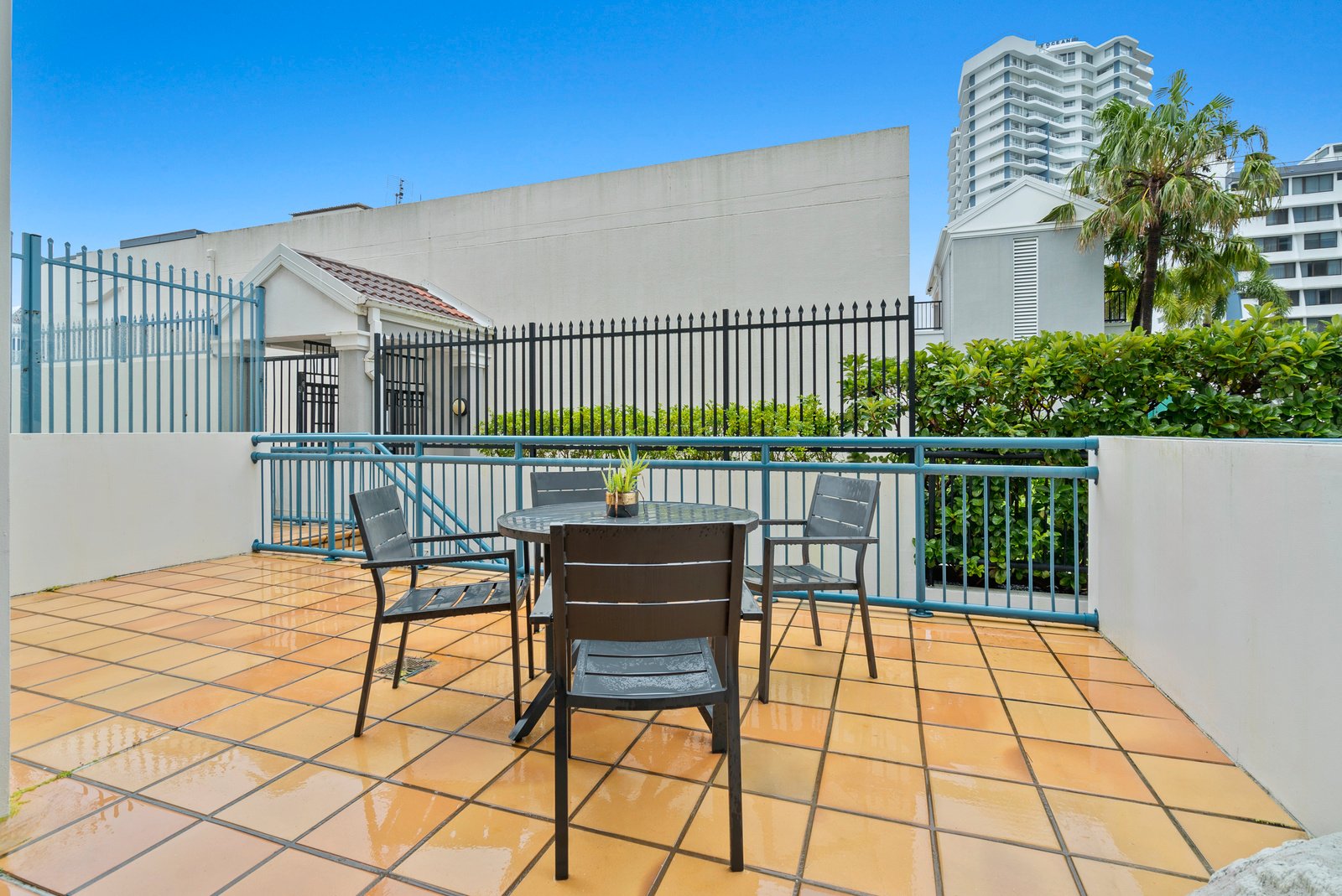 118/99 Griffith Street COOLANGATTA 9