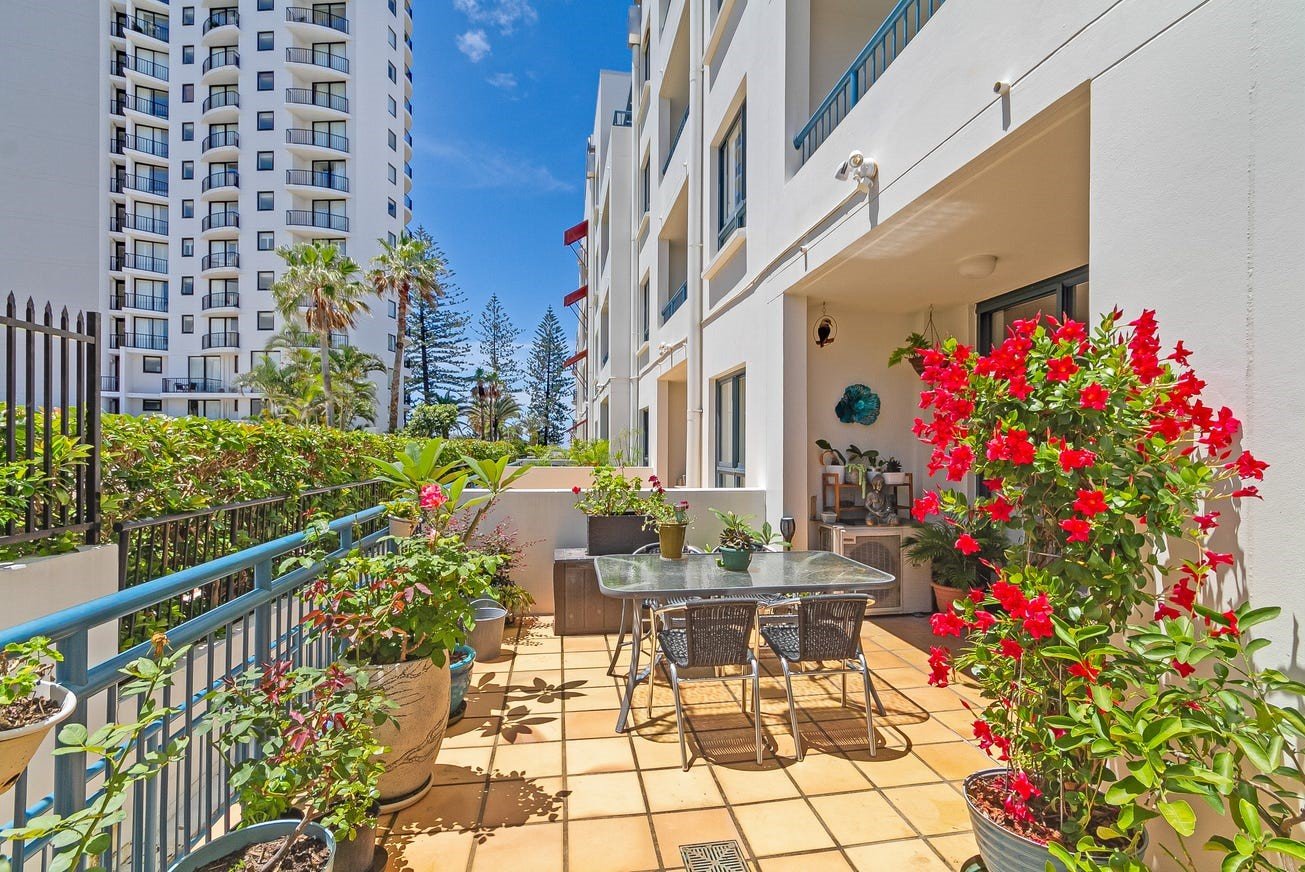 118/99 Griffith Street COOLANGATTA 10