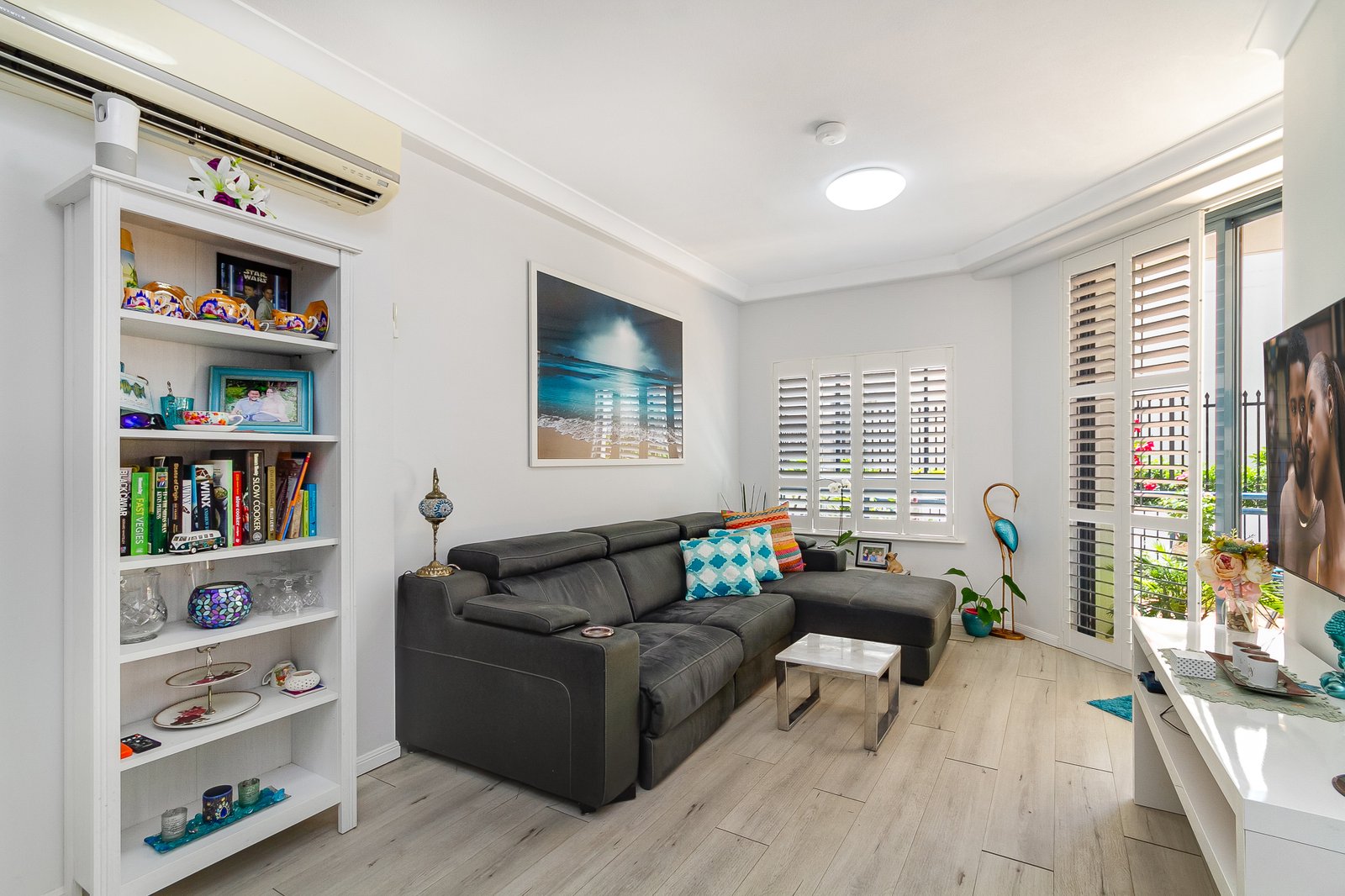 118/99 Griffith Street COOLANGATTA 2