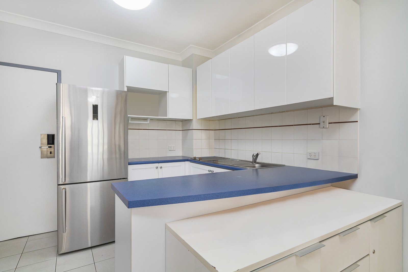 118/99 Griffith Street COOLANGATTA 3