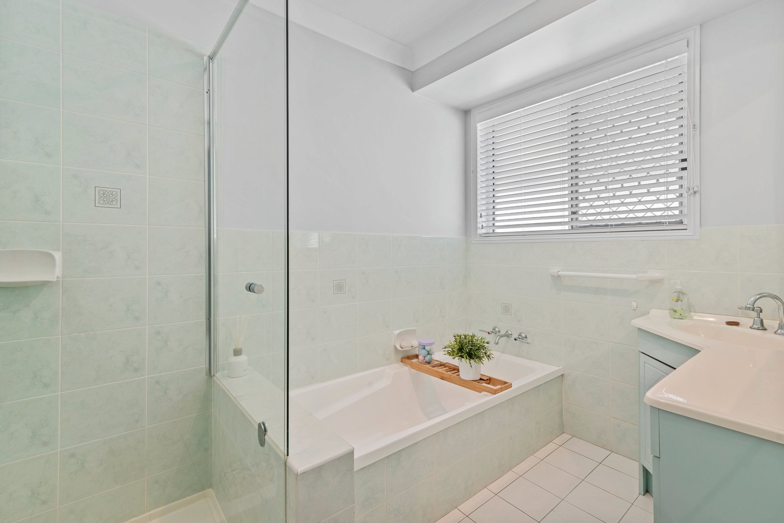 11/9-15 Monterey Avenue BANORA POINT 12