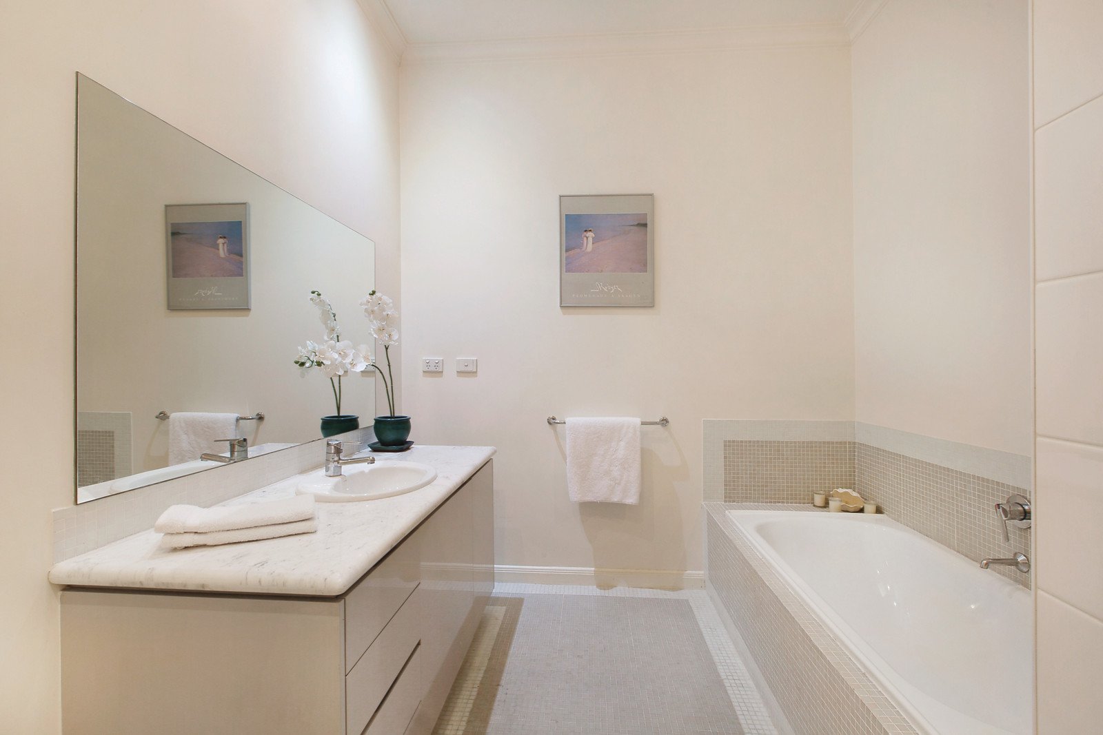 1/19 Alma Road, Camberwell, VIC