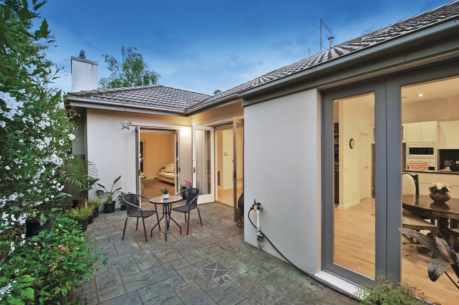 1/19 Alma Road, Camberwell, VIC