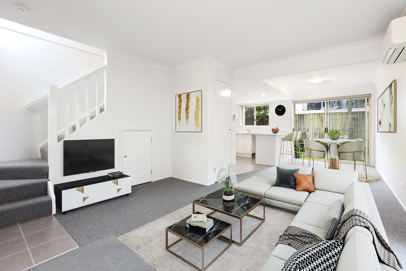 1/19 Blake Street SOUTHPORT 2