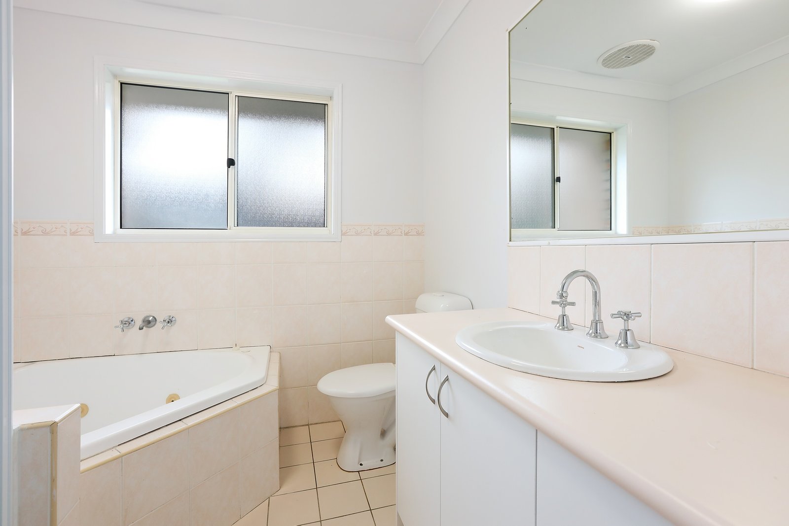 1/19 Blake Street SOUTHPORT 9