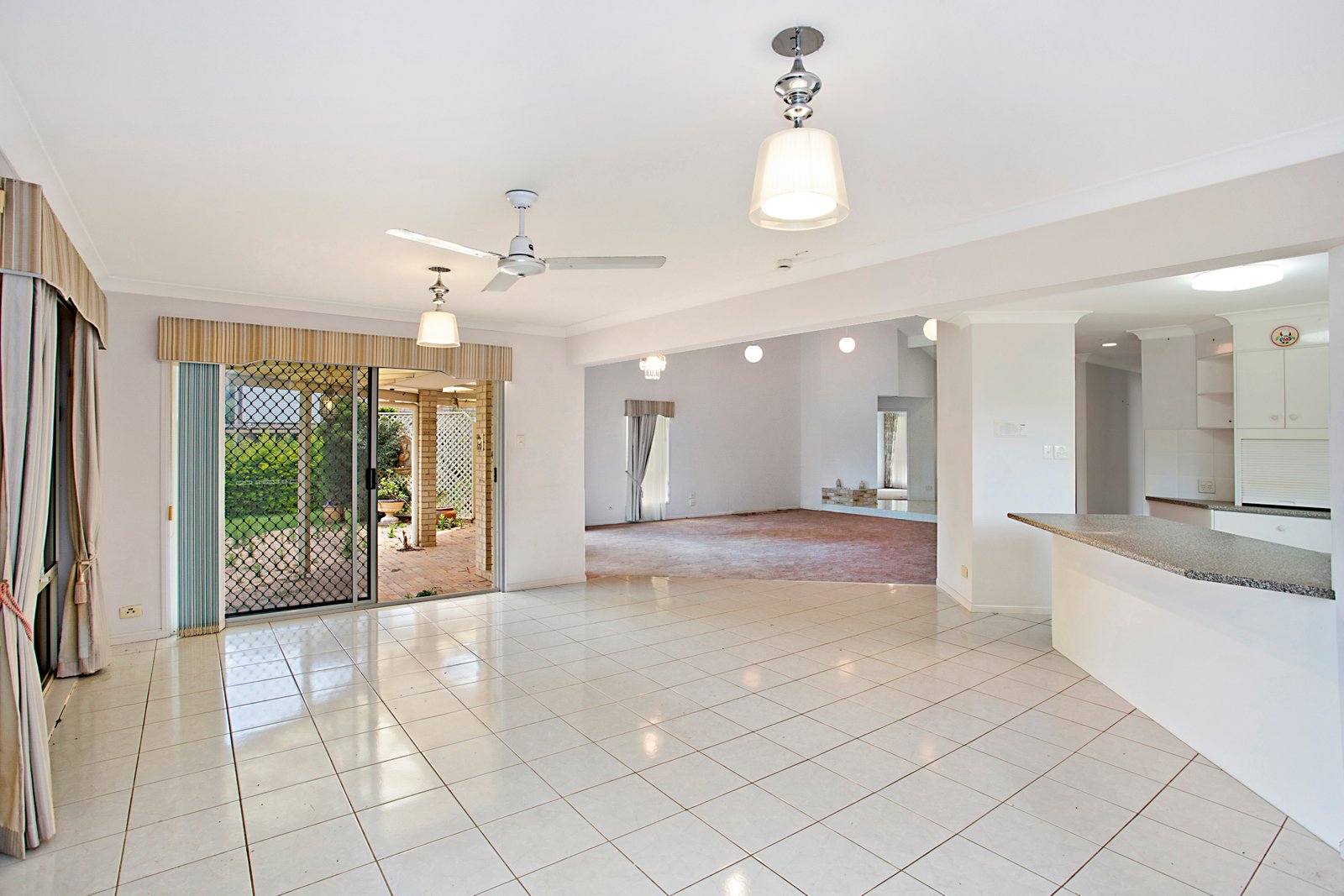 119 Darlington Drive BANORA POINT 4