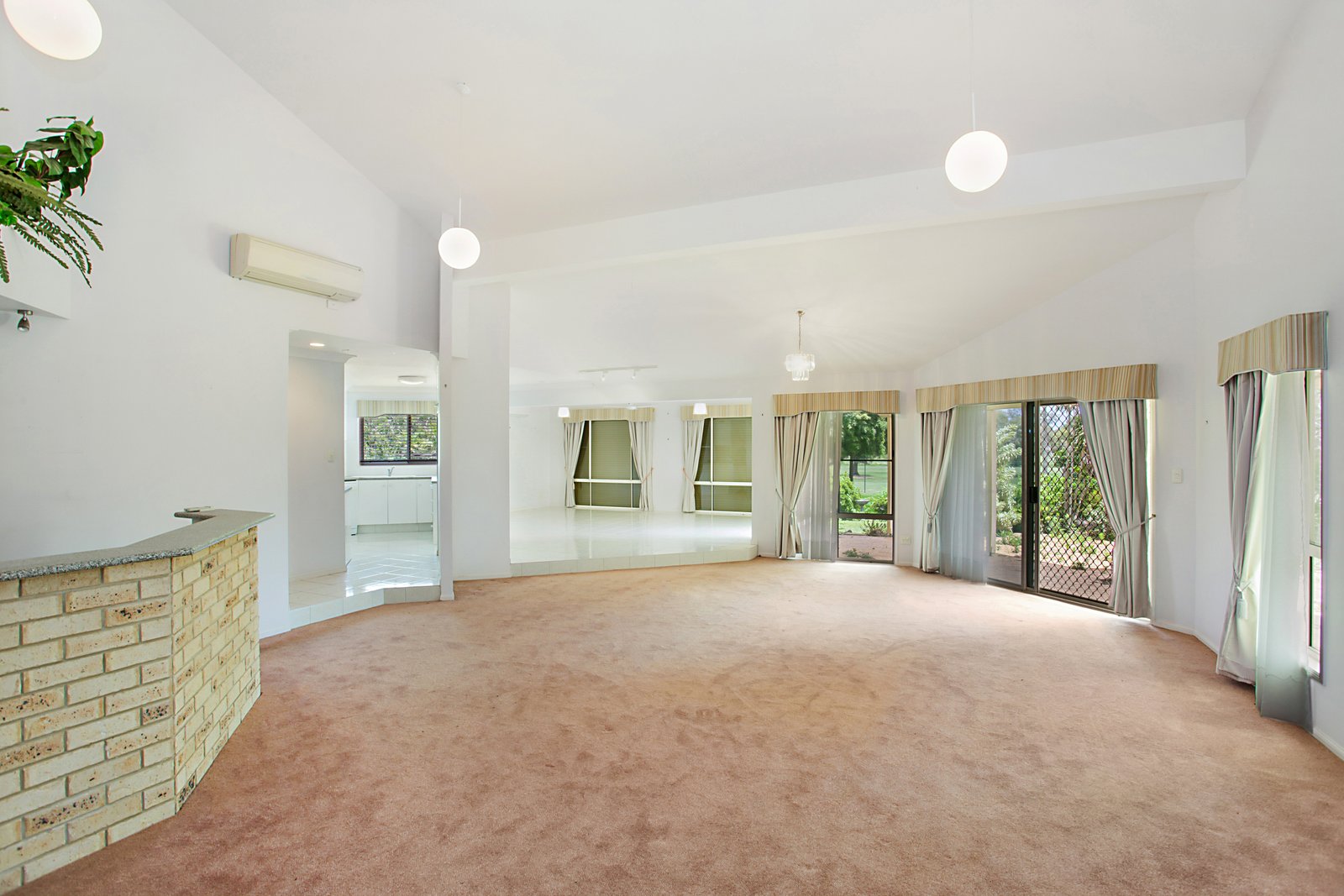 119 Darlington Drive BANORA POINT 6