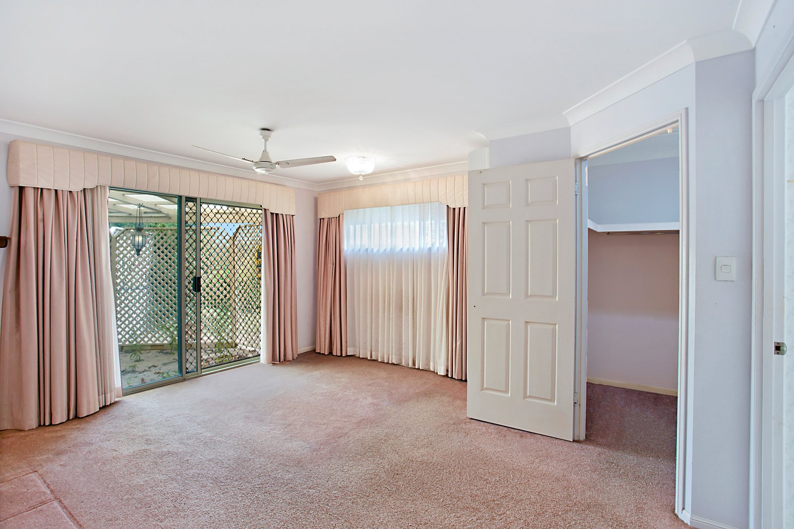 119 Darlington Drive BANORA POINT 8