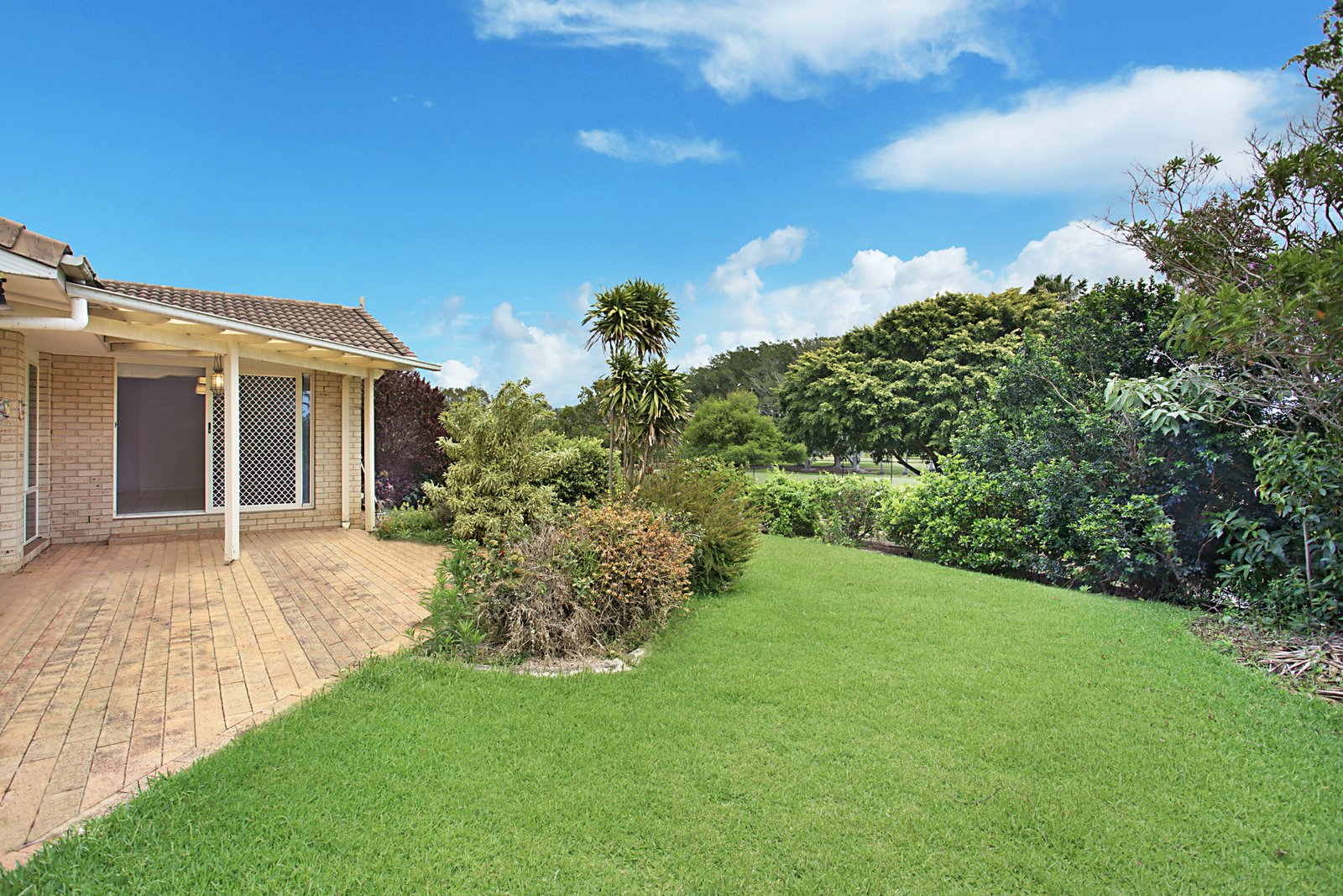 119 Darlington Drive BANORA POINT 12