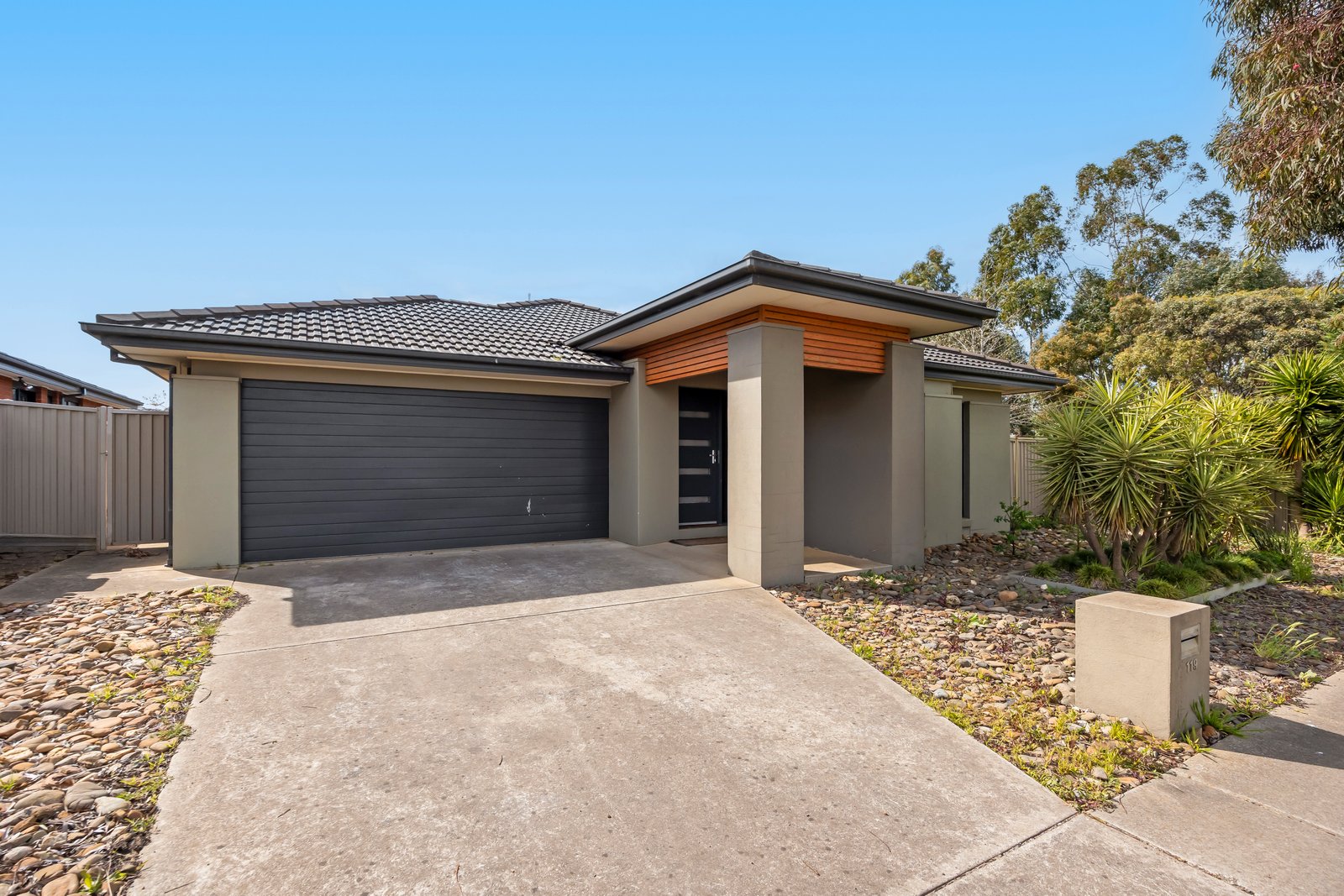Gallery: 119 Dyson Dr