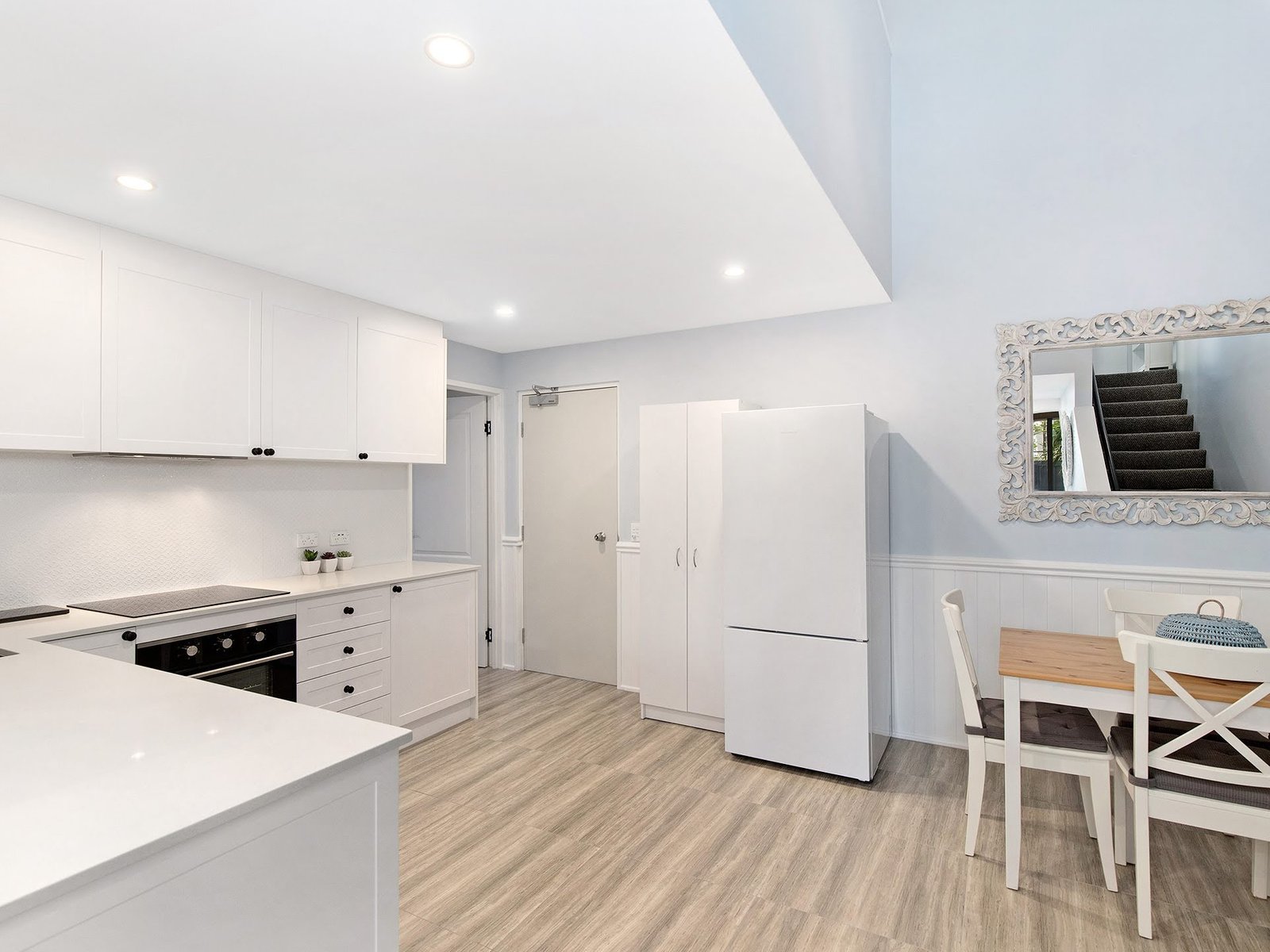 1/19 Fern Street SURFERS PARADISE 2