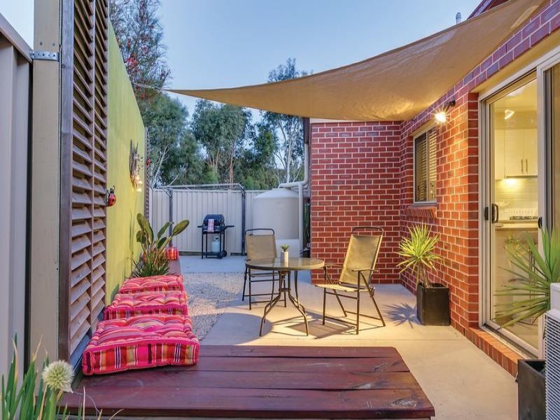 1/19 Jess Way SEBASTOPOL 2