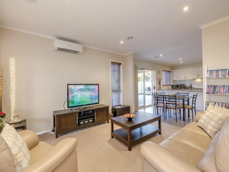 1/19 Jess Way SEBASTOPOL 4