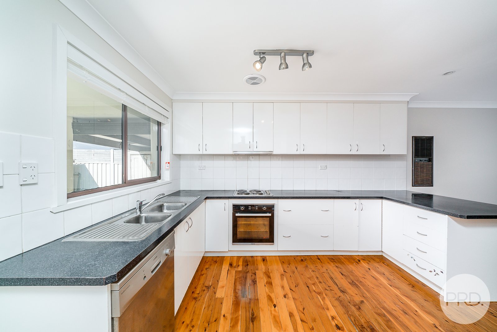 119 Main Street LAKE ALBERT 6