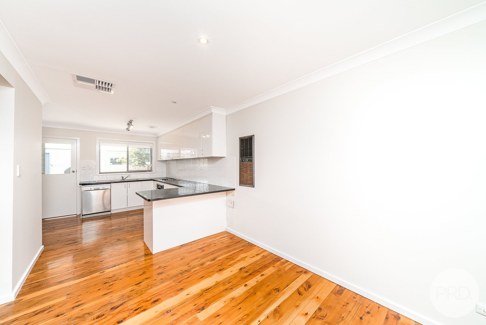 119 Main Street LAKE ALBERT 10
