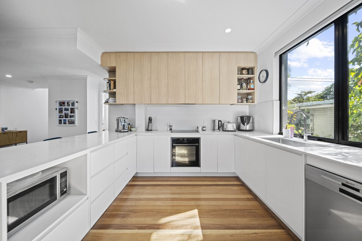 1/19 Riviera Road MIAMI 3