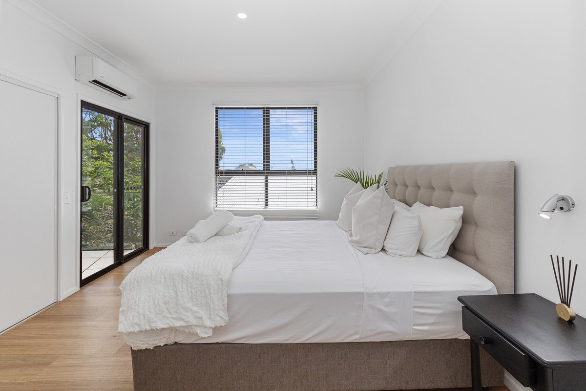 1/19 Riviera Road MIAMI 10