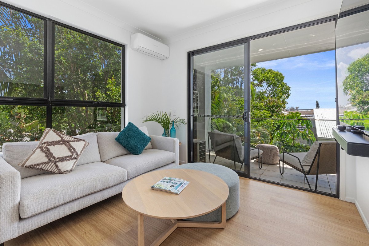 1/19 Riviera Road MIAMI 12