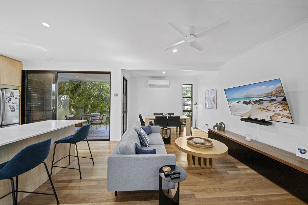 1/19 Riviera Road MIAMI 14