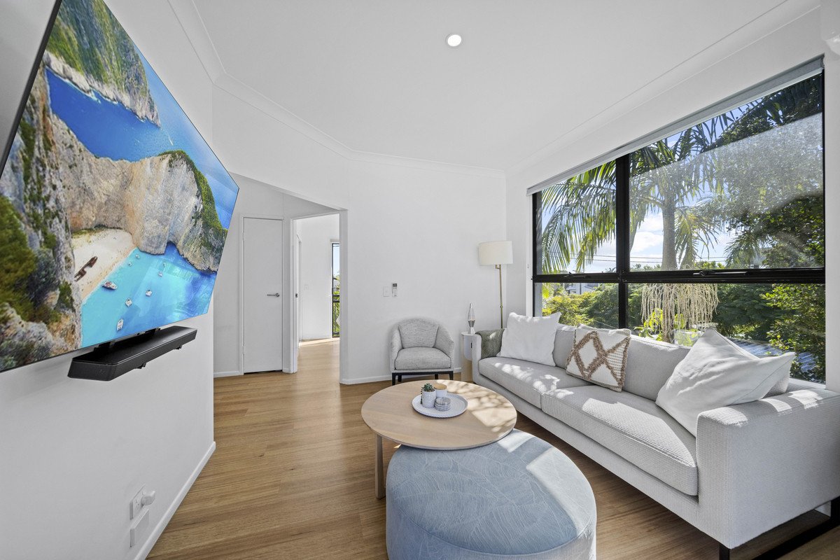 1/19 Riviera Road MIAMI 19