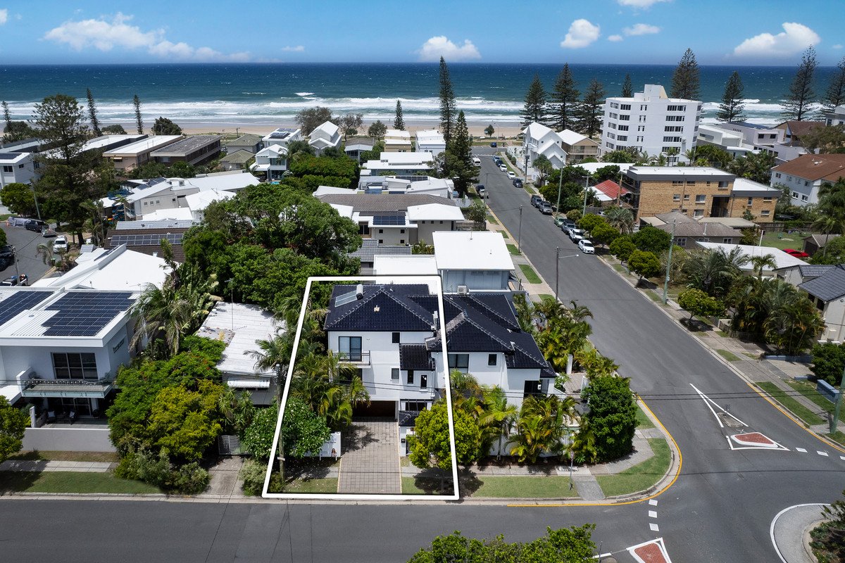 1/19 Riviera Road MIAMI 21