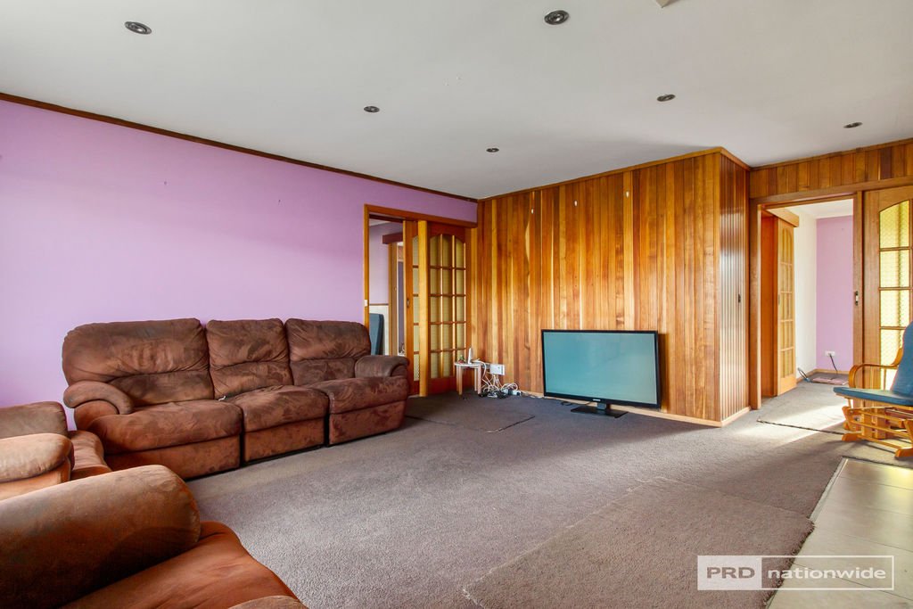 119 Stonefield Road BRIGHTON 9