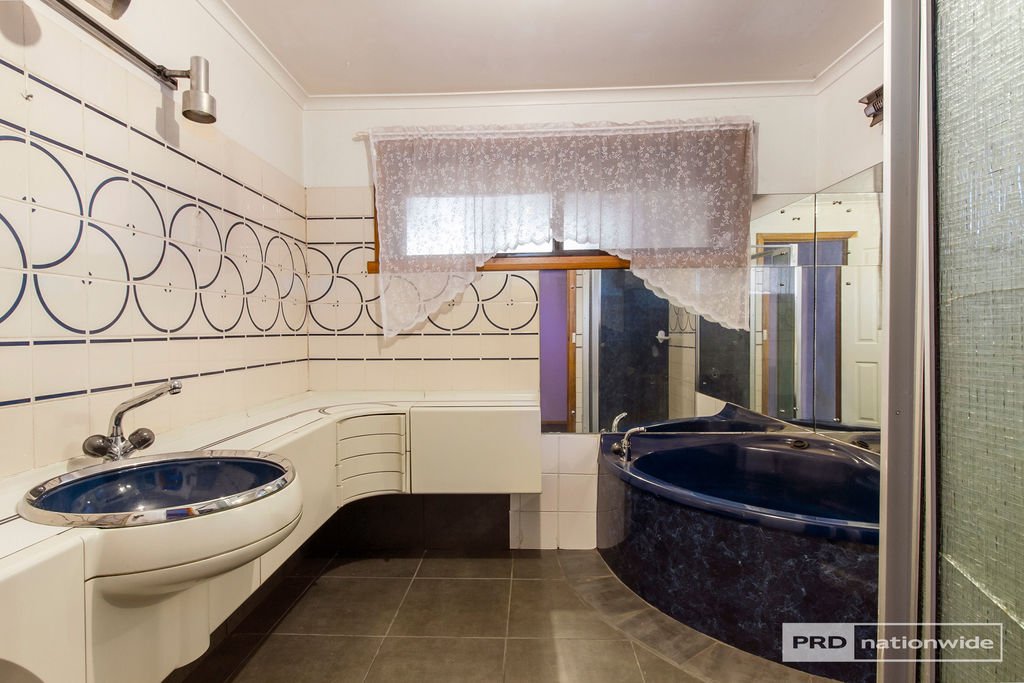 119 Stonefield Road BRIGHTON 17