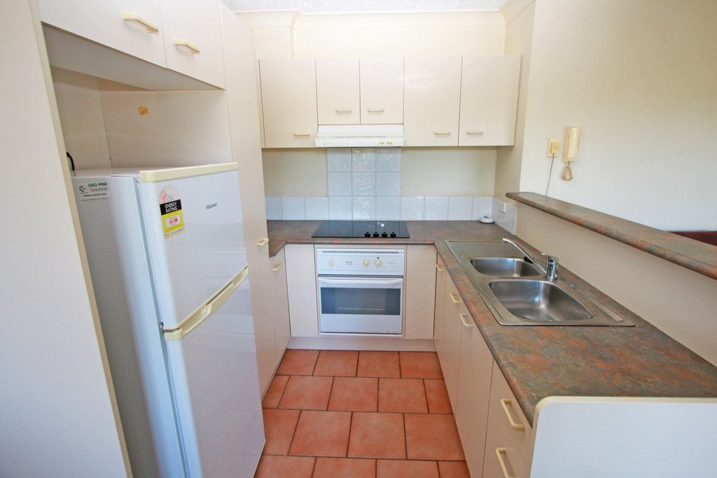 11/9 Tweed Street SOUTHPORT 4