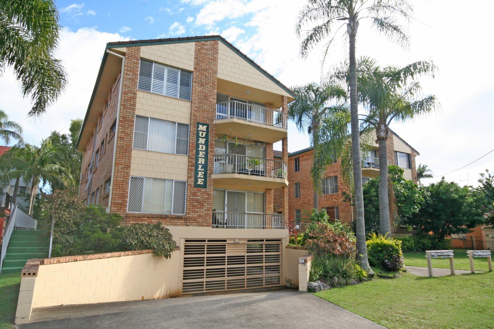 11/9 Twenty Eighth Avenue PALM BEACH 1