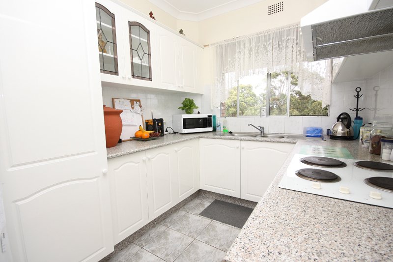 11/90 Chuter Avenue RAMSGATE BEACH 3