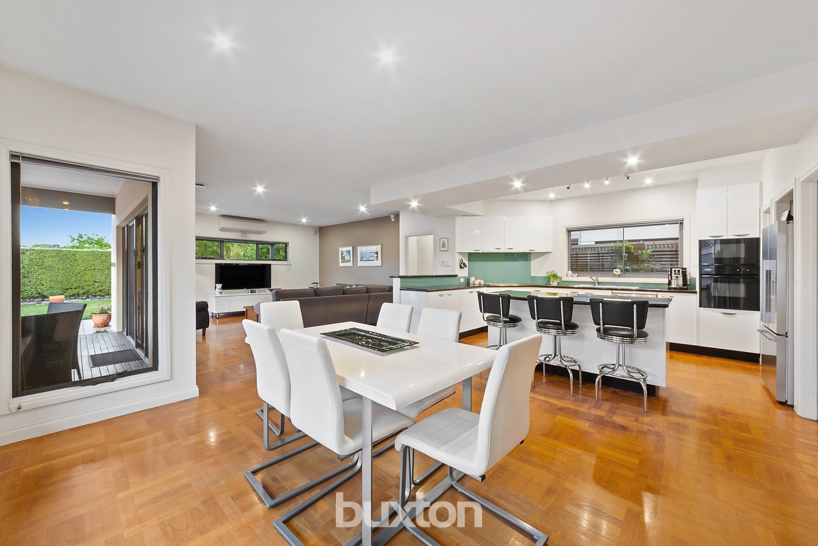 Gallery: 1191 Nepean Highway