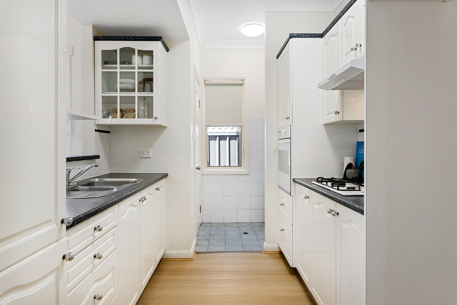 1/192 Chuter Avenue SANS SOUCI 3