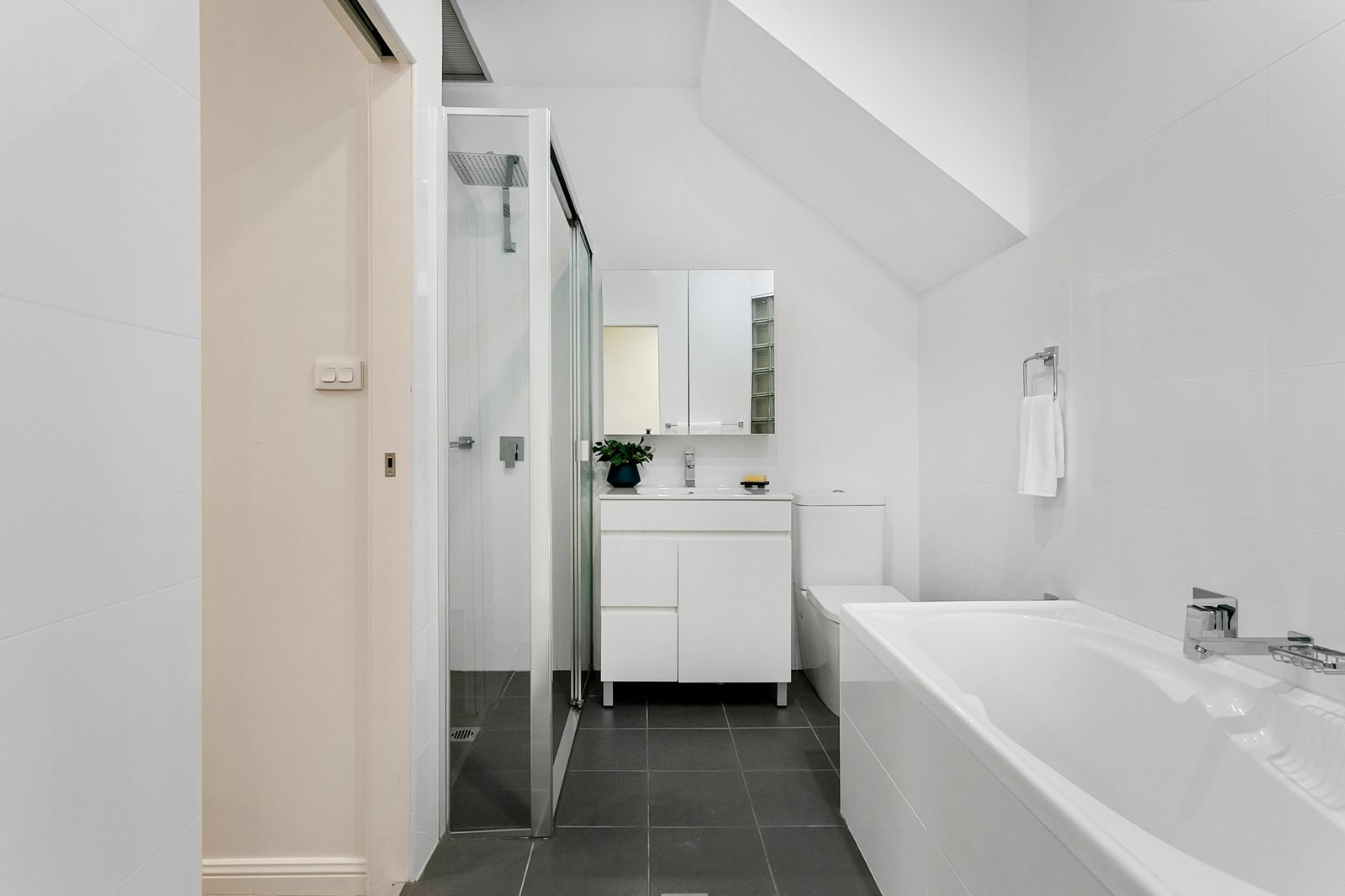 1/192 Chuter Avenue SANS SOUCI 7