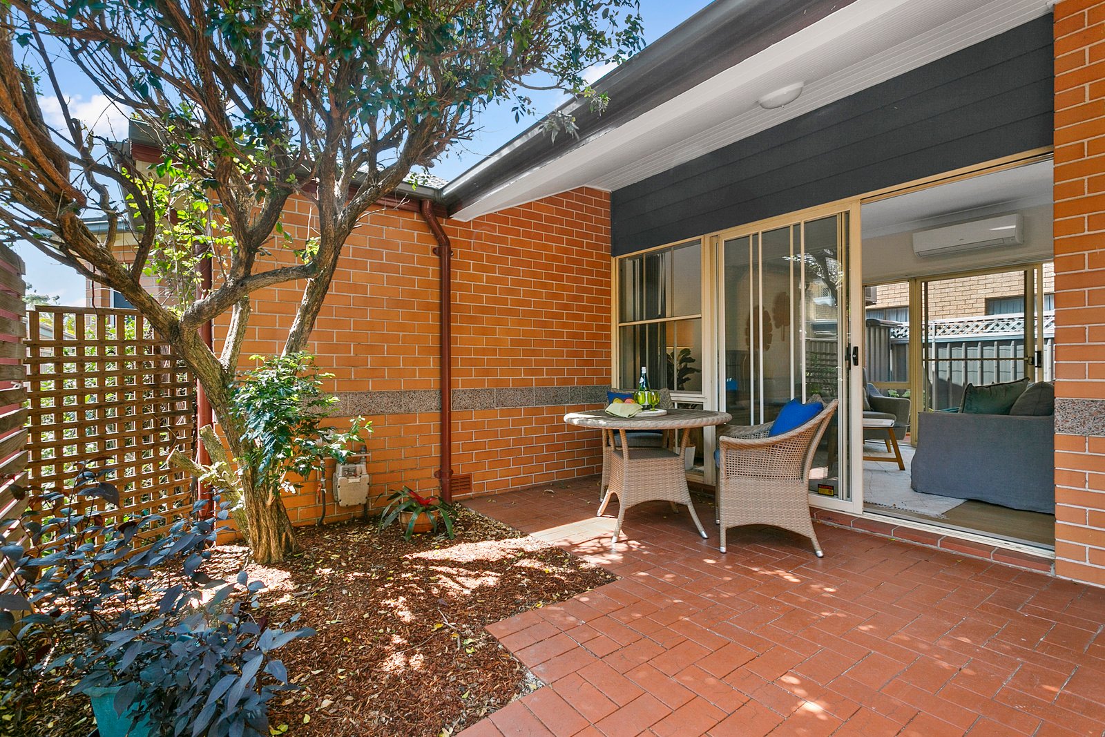 1/192 Chuter Avenue SANS SOUCI 9