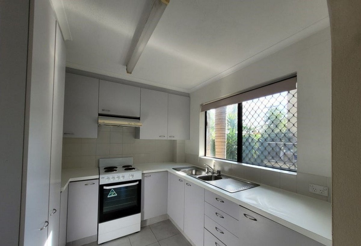 1/1925 Gold Coast Highway Burleigh Heads 3